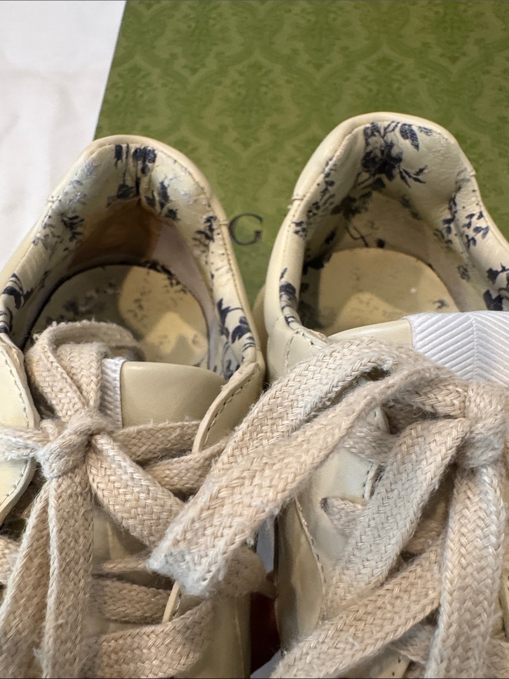 Authentic Gucci Cream Leather Chunky Sneaker with Multicolor Logo - Picture 10 of 16